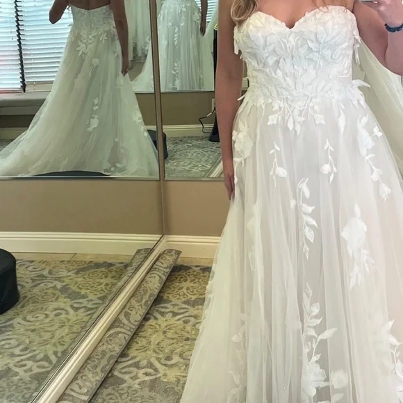 NEW Wedding Dress - Maggie Sottero